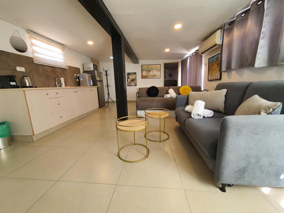 Barak Royal Suites 20 Sea View - ג'קוזי בחצר ומרפסות עם נוף לים Eilat Buitenkant foto