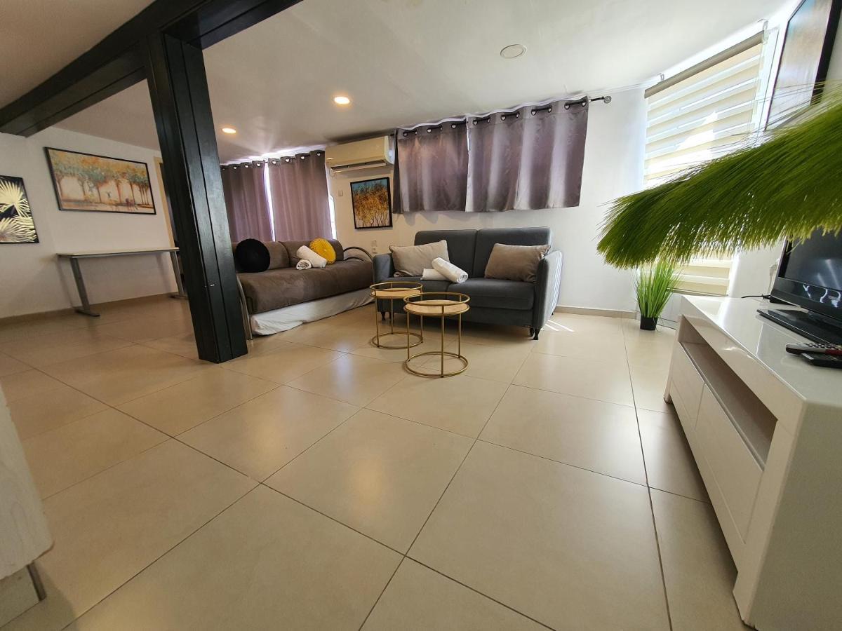 Barak Royal Suites 20 Sea View - ג'קוזי בחצר ומרפסות עם נוף לים Eilat Buitenkant foto